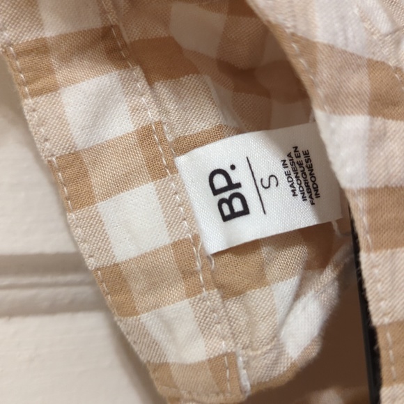 Open Back Puff Sleeve Gingham Shirt - Picture 2 of 4